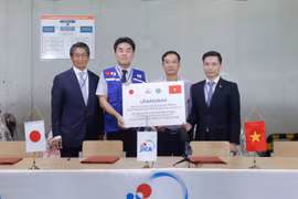 Cơ quan Hợp tác Quốc tế Nhật Bản (JICA) tại Việt Nam cố gắng để bàn giao số hàng viện trợ khẩn cấp với mong muốn có thể chuyển tới những người dân chịu ảnh hưởng một cách nhanh chóng nhất. (Ảnh: JICA)