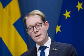 Ngoại trưởng Thụy Điển Tobias Billstrom trong một cuộc họp báo tại Stockholm. (Ảnh: AFP/TTXVN)