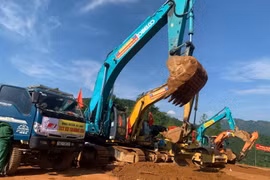 Lễ khởi công xây dựng khu tái định cư thôn Làng Nủ, Yên Bái, bị thiệt hại nặng nề do bão lũ. (Ảnh: TTXVN phát)