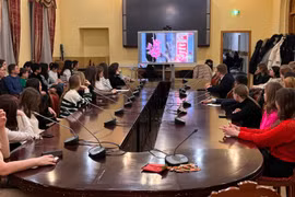 Đông đảo sinh viên Nga học tiếng Việt đã đến dự cuộc thi tìm hiểu Tết cổ truyền Việt Nam tại Đại học Ngôn ngữ Moskva. (Ảnh: Tâm Hằng/Vietnam+)