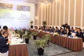 Hà Nội chia sẻ kinh nghiệm với đoàn đại biểu Quốc hội Lào