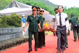 16 hài cốt liệt sỹ quân tình nguyện và chuyên gia Việt Nam hy sinh tại Lào đã được quy tập vào mùa khô năm 2022-2023. (Nguồn: TTXVN phát)
