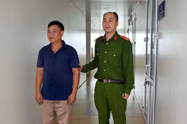 Đối tượng Nguyễn Ngọc Hưng tại cơ quan điều tra. (Nguồn: Cơ quan Công an)