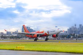 Tàu bay A330 của Vietjet đến với nước Úc xinh đẹp. (Nguồn: Vietnam+)