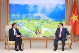 Chiều 21/3, tại Hà Nội, Thủ tướng Phạm Minh Chính tiếp Phó Thủ tướng, Bộ trưởng Ngoại giao và Hợp tác quốc tế Campuchia Prak Sokhonn nhân dịp sang thăm chính thức Việt Nam. (Ảnh: Dương Giang/TTXVN) 