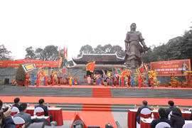Chương trình nghệ thuật màn Sử thi mùa xuân Kỷ Dậu 1789 tại kỷ niệm chiến thắng Ngọc Hồi-Đống Đa. (Ảnh: Minh Quyết/TTXVN) 