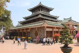 Khu du lịch quốc gia Núi Sam ở An Giang. (Ảnh: Công Mạo/TTXVN)