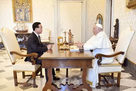 Chủ tịch nước Võ Văn Thưởng hội kiến Giáo hoàng Francis.(Ảnh: Thống Nhất/TTXVN)
