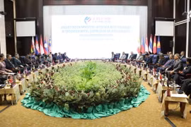 Quang cảnh cuộc gặp giữa các Bộ trưởng Ngoại giao ASEAN với Ủy ban Liên Chính phủ ASEAN về nhân quyền (AICHR). (Ảnh: Xuân Tú/TTXVN)