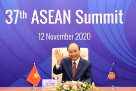 Thủ tướng Nguyễn Xuân Phúc chủ trì Phiên toàn thể Hội nghị Cấp cao ASEAN lần thứ 37. (Ảnh: Thống Nhất/TTXVN)