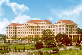 Tòa nhà Hội đồng Nhân dân-Ủy ban Nhân dân tỉnh Vĩnh Phúc. (Nguồn: Vinhphuc.gov.vn)