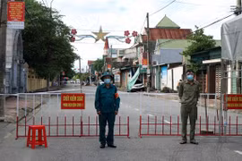 Chốt phòng dịch tại phường Tân Giang, thành phố Hà Tĩnh. (Ảnh: Công Tường/TTXVN)