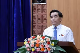 Ông Lê Văn Dũng phát biểu nhậm chức Chủ tịch Ủy ban Nhân dân tỉnh Quảng Nam nhiệm kỳ 2021-2026. (Ảnh Trần Tĩnh/TTXVN)