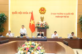 Phó Chủ tịch Thường trực Quốc hội Trần Thanh Mẫn điều hành nội dung cho ý kiến về dự án Luật sửa đổi, bổ sung một số điều của Luật Dược. (Ảnh: Văn Điệp/TTXVN)
