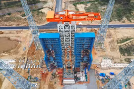 Trung Quốc hoàn thành công tác xây dựng bệ phóng số 1 tại Trung tâm phóng tàu vũ trụ thương mại đầu tiên ở thành phố Văn Xương, tỉnh Hải Nam ngày 29/12/2023. (Ảnh: THX/TTXVN)