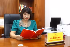 Bà Hà Thị Sinh, Trưởng ban Tuyên giáo Thành ủy Yên Bái cho rằng tính tiên phong, gương mẫu của cán bộ Đảng viên giữ vai trò quyết định. (Ảnh: Tuấn Anh/TTXVN)