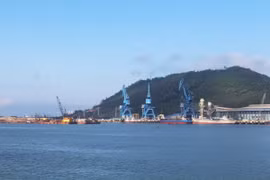 Cảng biển Nghi Sơn (Thanh Hóa) được quy hoạch là một trong 5 cảng biển trung tâm của cả nước. (Ảnh: Hoa Mai/ TTXVN)