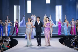 Dàn hoa hậu thả dáng trên sàn diễn Vietnam Beauty Fashion Fest