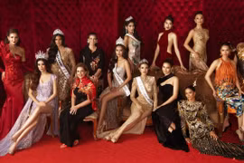 [Photo] ‘Woman of Universe’: Thần thái của những nữ hoàng hoàn vũ 