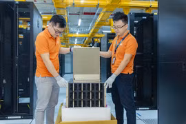 FPT nhập khẩu những máy chủ DGX H100 đầu tiên về Việt Nam. (Ảnh: FPT)