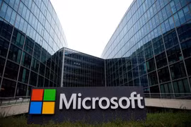 Đầu tuần này, Microsoft đã tìm cách xoa dịu các mối quan ngại khi thông báo sẽ cho phép thiết bị chơi game cầm tay Nintendo Switch của Nintendo truy cập game Call of Duty. (Ảnh: Reuters/TTXVN)