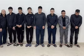 Các đối tượng trong chuyên án bị cơ quan Công an bắt giữ. Ảnh: TTXVN phát