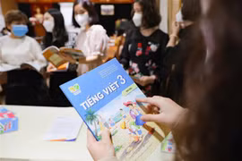 https://www.vietnamplus.vn/sach-giao-khoa-da-dat-muc-tieu-da-dang-hoa-nhung-con-san/820948.vnp