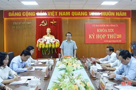 Ông Hà Văn Trọng - Chủ nhiệm Ủy ban Kiểm tra Tỉnh ủy Hà Tĩnh chủ trì kỳ họp. (Nguồn: Báo Hà Tĩnh)