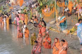 Lễ hội Chhath Puja của người Hindu. (Nguồn: gazettengr.com)