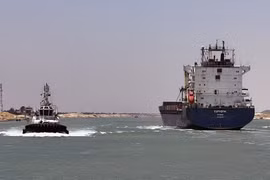 Kênh đào Suez chiếm khoảng 12% khối lượng hàng hóa được vận chuyển bằng đường biển của thế giới. (Ảnh: Nguyễn Tùng/TTXVN) 