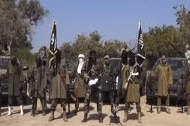 Các tay súng Boko Haram ở Nigeria trong một video do nhóm này sản xuất. (Nguồn: AFP)