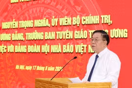 Ông Nguyễn Trọng Nghĩa, Ủy viên Bộ Chính tri, Bí thư Trung ương Đảng, Trưởng Ban Tuyên giáo Trung ương phát biểu chỉ đạo buổi làm việc. (Ảnh: Phương Hoa/TTXVN)