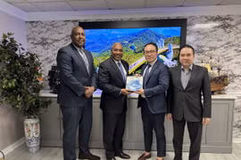Cơ quan Thương vụ Việt Nam tại Mỹ chụp ảnh lưu niệm với đoàn Bộ Thương mại bang Maryland, Mỹ. (Ảnh: Kiều Trang/TTXVN)
