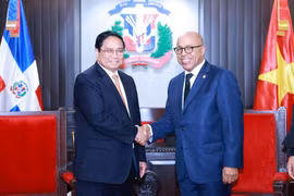 Thủ tướng Phạm Minh Chính hội kiến Chủ tịch Hạ viện Cộng hòa Dominicana Alfredo Pacheco. (Ảnh: Dương Giang/TTXVN)