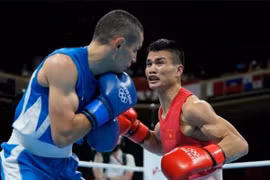 Tay đấm Nguyễn Văn Đương (phải) - một trong những hy vọng tranh vé dự Olympic 2024 của boxing Việt Nam. (Nguồn: Báo Thể thao & Văn hóa)