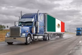 Hàng nghìn tài xế xe tải dừng xe đình công trên các tuyến cao tốc ở Mexico. (Ảnh: FreightWaves)