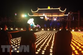 Đại lễ Hoa đăng mừng quốc thái dân an, mừng Đại lễ Phật đản Liên hợp quốc - Vesak 2019 thành công tốt đẹp. (Ảnh: Thành Đạt/TTXVN)