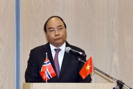 Thủ tướng Nguyễn Xuân Phúc phát biểu tại Diễn đàn Doanh nghiệp Việt Nam-Na Uy. (Ảnh: Thống Nhất/TTXVN)