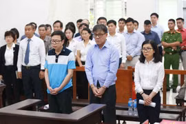 Đây là vụ án thứ 4 thuộc giai đoạn 2 của vụ án Hà Văn Thắm (nguyên Chủ tịch Hội đồng quản trị Ngân hàng Đại Dương - OceanBank) liên quan tới việc nhận tiền chi lãi ngoài của OceanBank. (Ảnh: Doãn Tấn/TTXVN)