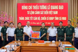 Đoàn công tác Bộ Tư lệnh Cảnh sát biển thăm, chúc Tết tại Cà Mau