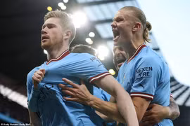 Cận cảnh Manchester City 'hủy diệt' Arsenal, tiến gần ngôi vương