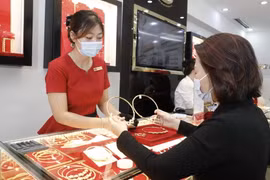 Vàng sẽ trở nên hấp dẫn đối với những người nắm giữ tiền tệ khác