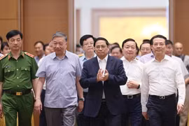 [Photo] Thủ tướng chủ trì hội nghị sơ kết về Chuyển đổi Số Quốc gia