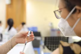 Ngày 18/2: Ca mắc mới COVID-19 thấp nhất 2 tuần qua, 6 ca phải thở ôxy