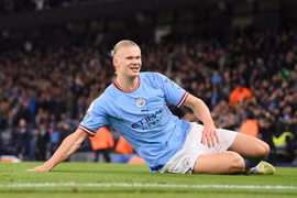 Haaland ghi bàn thắng lịch sử, đưa Man City trở lại ngôi đầu