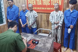 Khởi tố 5 đối tượng bắt giữ người trái pháp luật, cưỡng đoạt tài sả
