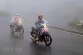Nhiều khu vực trên cả nước có mưa và dông về chiều tối