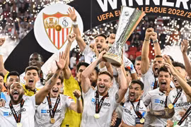 Sevilla vô địch Europa League sau loạt luân lưu định mệnh