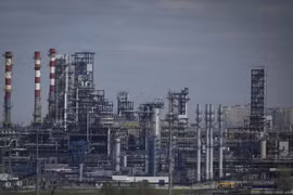 Nhà máy lọc dầu của Tập đoàn Gazprom ở ngoại ô Moskva, Nga. (Ảnh: AFP/TTXVN)