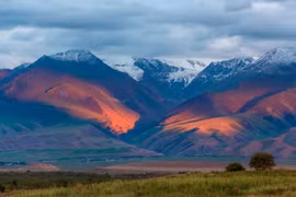 Núi Tian Shan ở Kyrgyzstan, nơi mới tìm thấy những bằng chứng mới về nguồn gốc dịch Cái chết đen. (Nguồn: CNN)